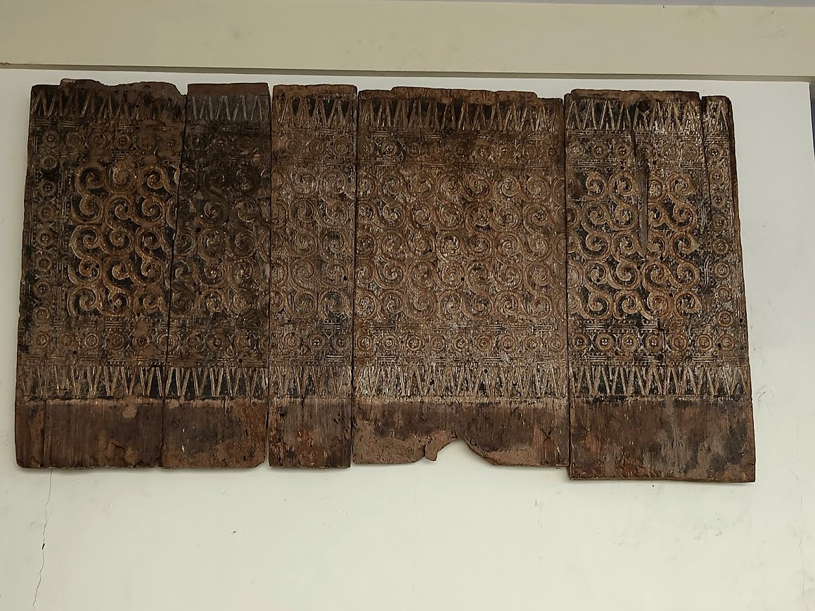 KAYU Art & Mirrors — Statement Piece