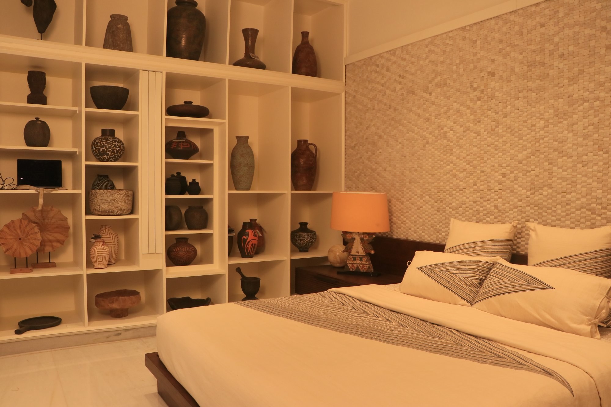 KAYU Bedroom — Four-Poster, Tribal Art, Lamp