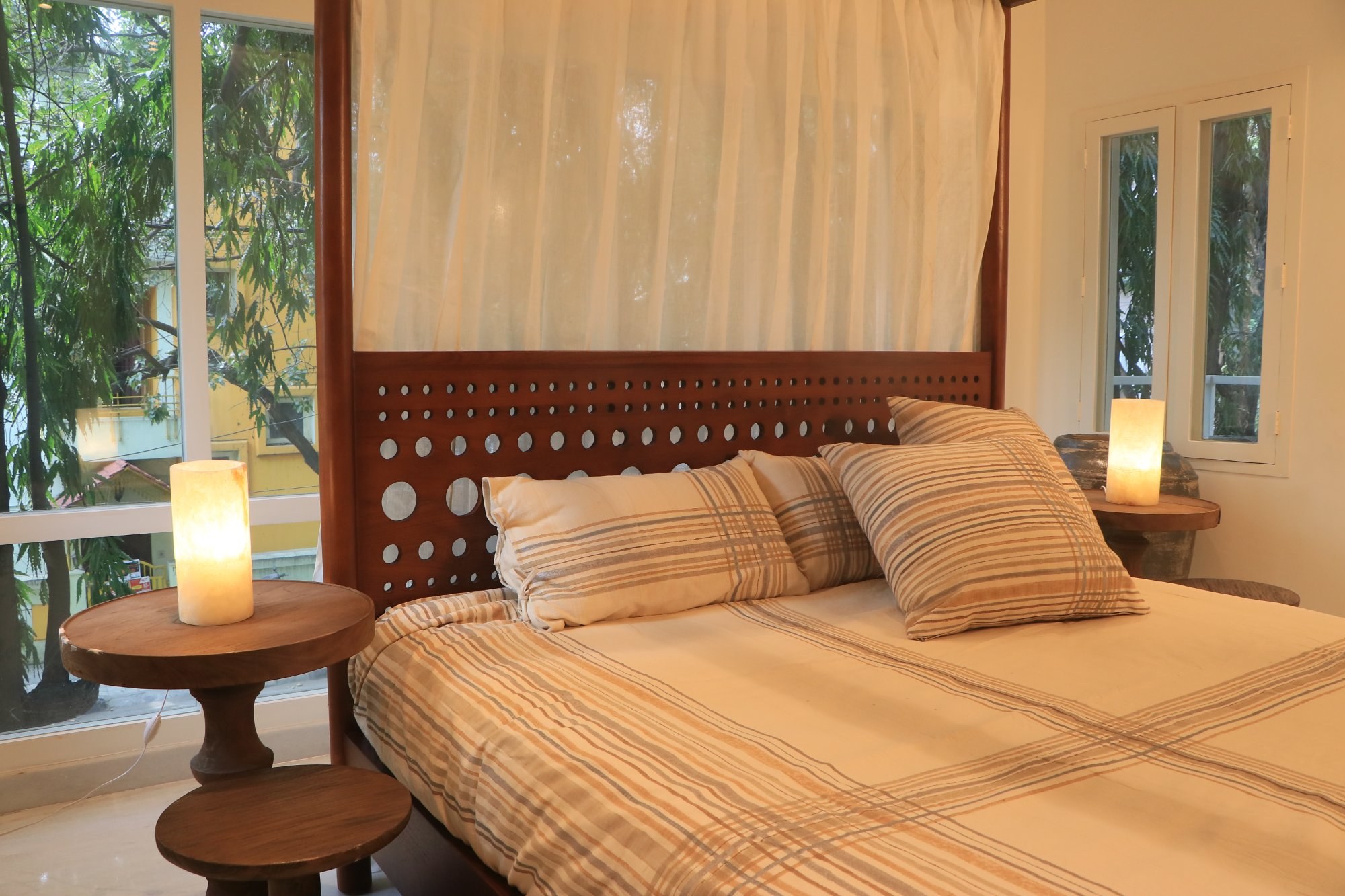 KAYU Gallery — Teak Four-Poster Bed